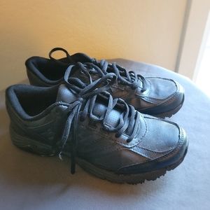 Fila nonslip work shoes